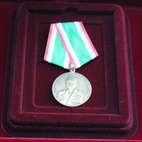 Музею Боевой славы им. В. Ардзинба передана в дар медаль &quot;генерал-лейтенант В.Г. Аршба&quot;